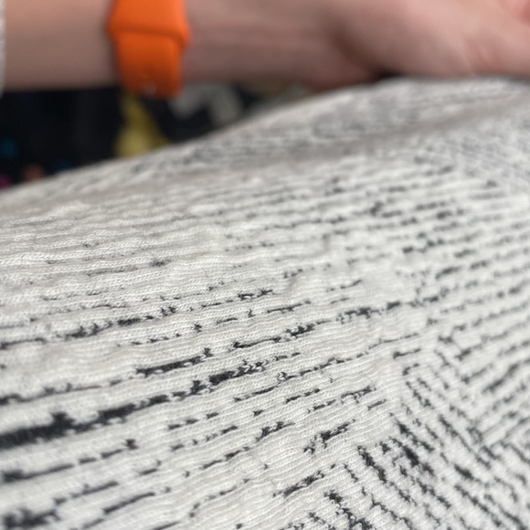 Theory Textured Turtleneck Sweater in Size S - Picture 8 of 10